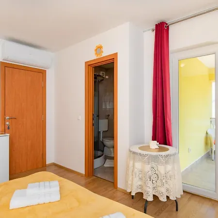 Panorama By El-pi Tours 3* Malinska