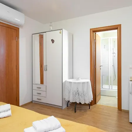 Panorama By El-pi Tours 3* Malinska