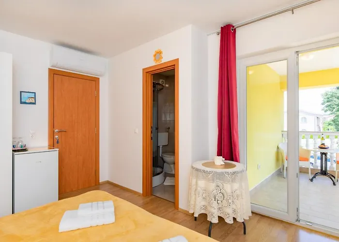 Panorama By El-pi Tours 3* 말린스카